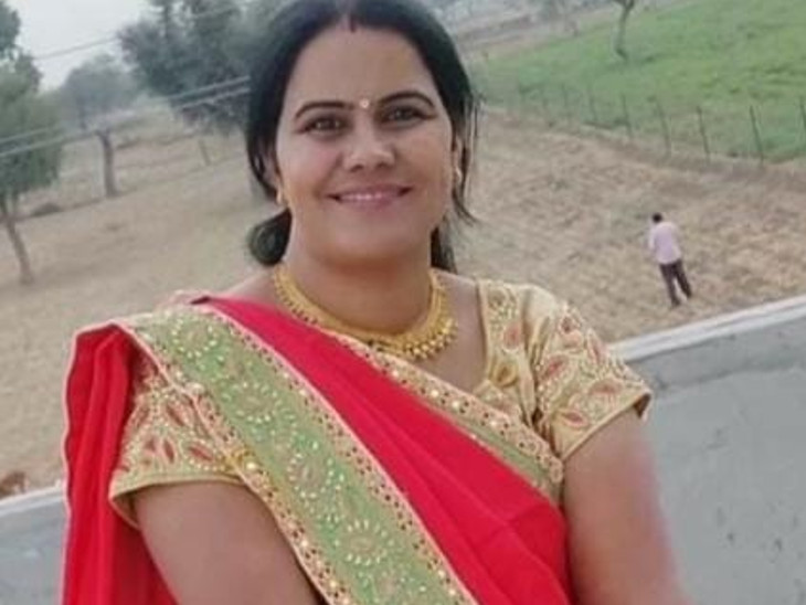 बबीता का रोड नम्बर 14 पर मकान है।