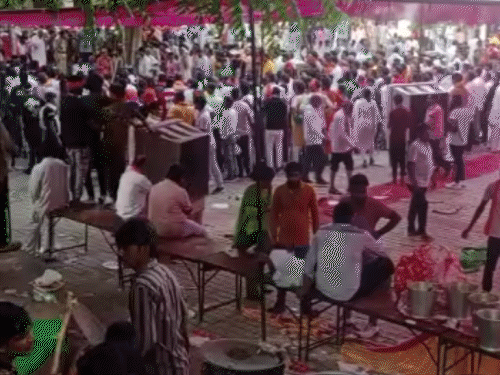 नूंह में हिंसा शुरू होते ही यात्रा में शामिल होने गए लोगों ने मंदिर में शरण ली। इनमें हिसार से गए लोग भी शामिल थे।