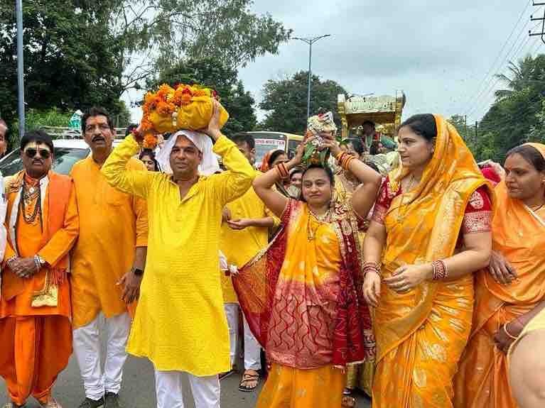 धूमधाम से निकली यात्रा।