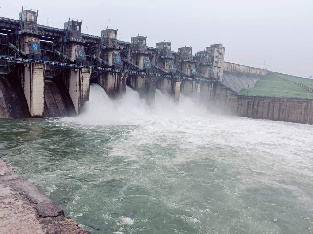 पेंच माचागोरा डैम की के 4गेट खोले गए - Dainik Bhaskar