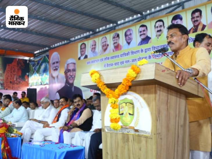 सांवेर विधानसभा क्षेत्र में 32 करोड़ रूपये लागत के 10 स्टाप डैम, बैराज की स्वीकृति कराई गई है।