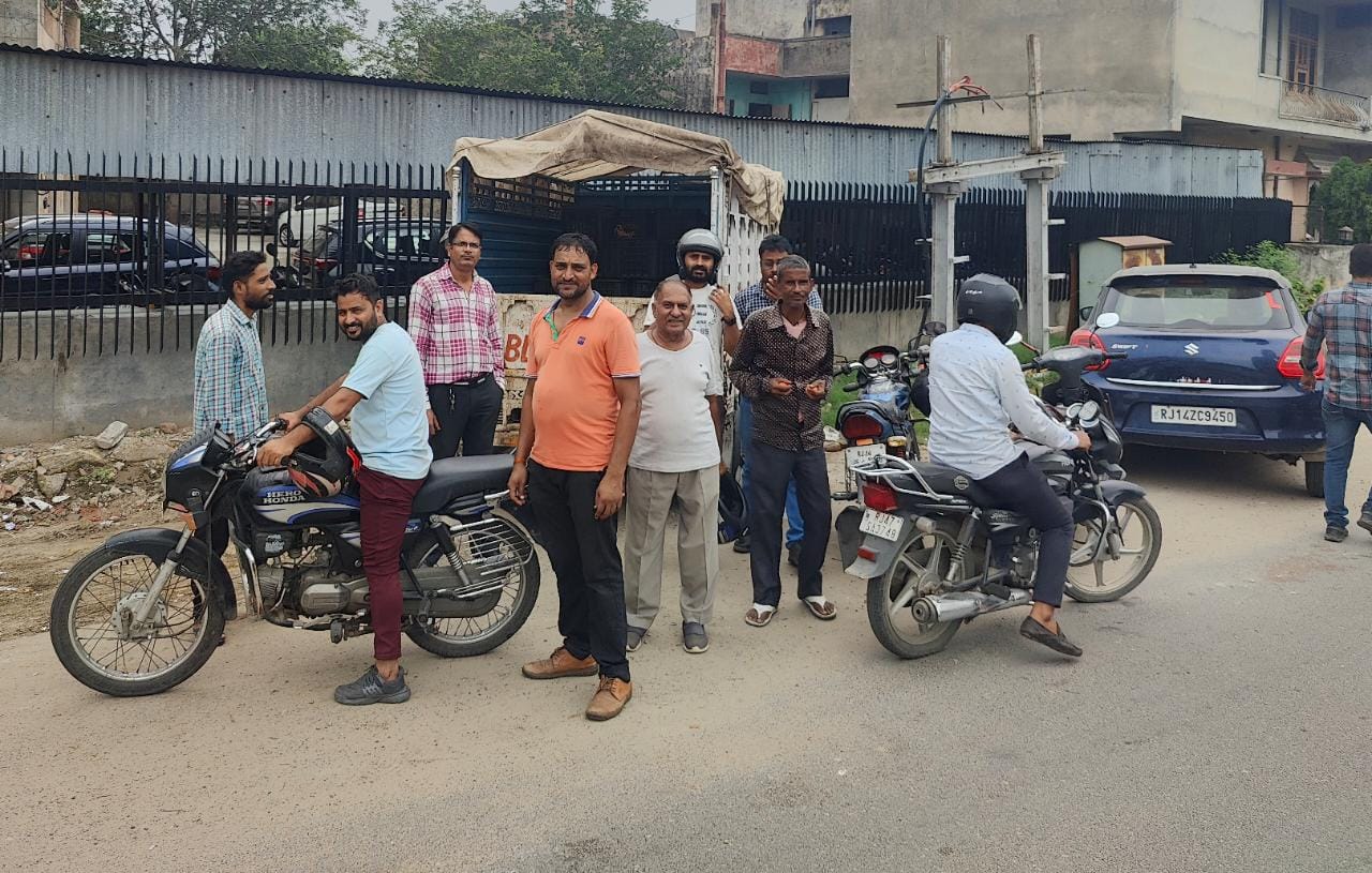 जयपुर में 5 जगह पर सस्ते टमाटर की बिक्री होनी थी। बिक्री के कुछ ही घंटों में सभी जगहों पर टमाटर खत्म हो गए। शुक्रवार को 5000 किलो से ज्यादा टमाटर बेचे गए।