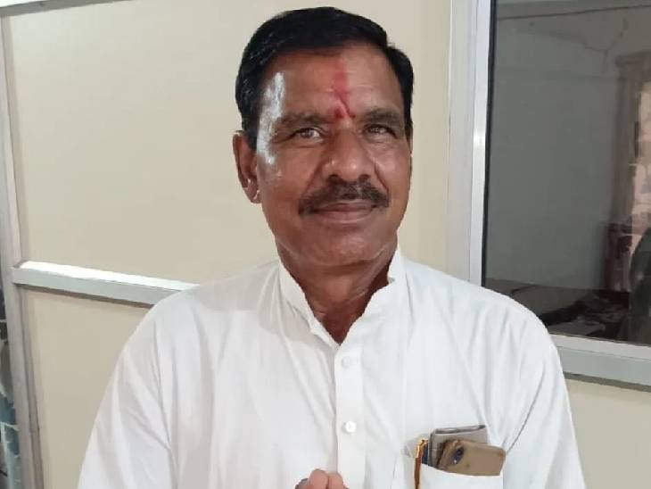 रघुराज सिंह धाकड़ 2020 में सिंधिया के साथ BJP में शामिल हो गए थे।