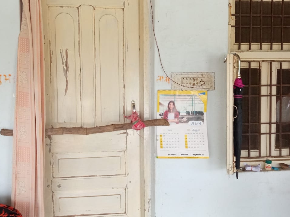 भाटापारा शहर में टेंहका रोड स्थित फार्म हाउस में चोरी हो गई।