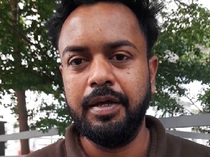 सना के भाई मोसीन मोबीन खान को पहले दिन से आशंका थी कि उनकी बहन अब इस दुनिया में नहीं हैं। सना की हत्या कर शव को नदी में फेंक दिया गया है।