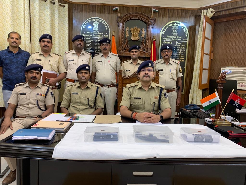Motihari police arrested 5 criminals | मोतिहारी पुलिस ने 5 अपराधियों को ...