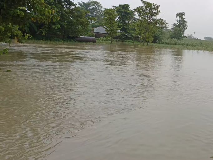 सुपौल के 120 गांवों में प्रशासन ने अलर्ट जारी किया है।