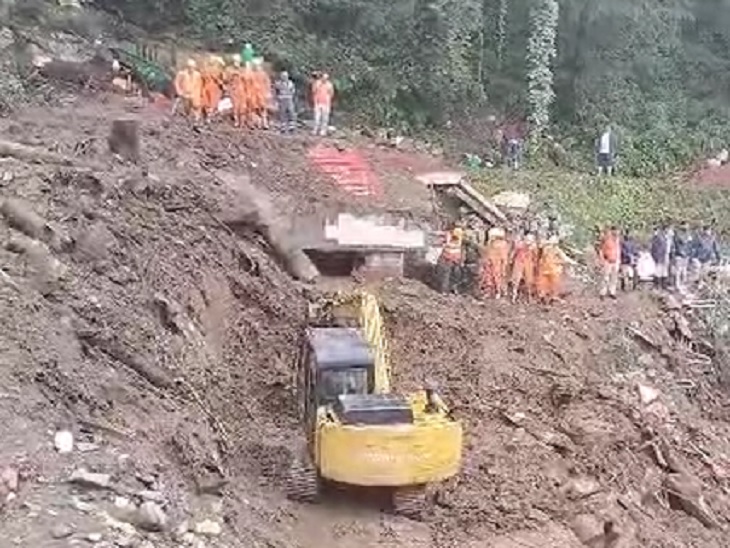 Himachal Shimla Shiv Babri temple collapses; Baluganj | Land Slide ...