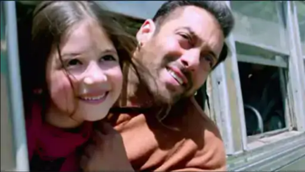 Patriotic color on Bajrangi Bhaijaan's Munni, Harshali Malhotra dances ...