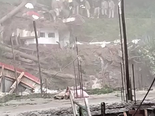 Himachal: Shimla Shiv Babri temple collapses; Land Slide | Rescue ...