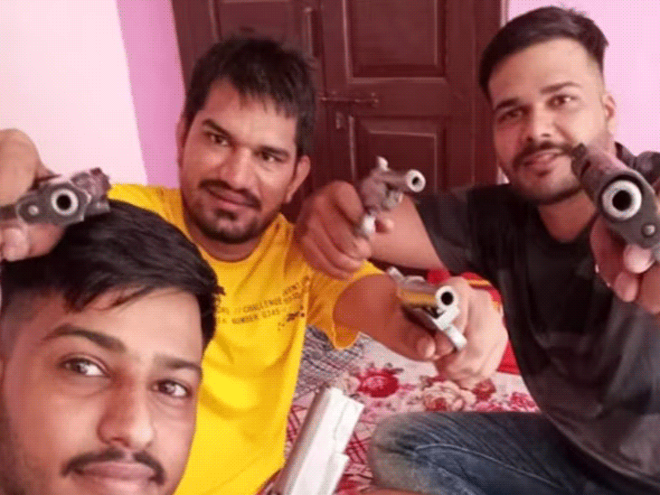 सिद्धू मूसेवाला की 29 मई 2022 को पंजाब के मानसा जिले के जवाहरके गांव में गोलियां मारकर हत्या कर दी गई थी। - Dainik Bhaskar