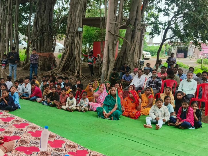 Math-temples and ashrams produced saints