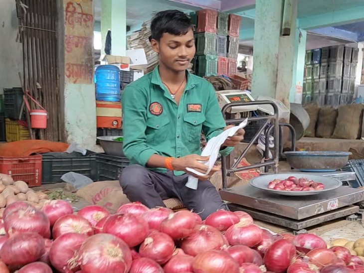 Tomato Price Reduced Tomato sold in Jaipur Muhana Mandi for Rs 60 per