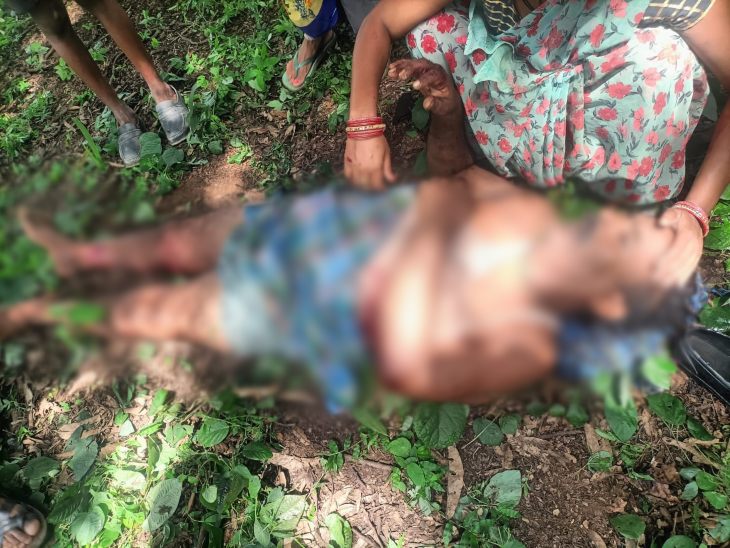 चरवाहे पर कुछ लोगों ने लाठी-डंडों से जानलेवा हमला कर दिया।