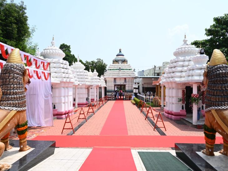 रायपुर के गायत्री नगर इलाके में स्थित जगन्नाथ मंदिर का निर्माण राज्य निर्माण के तीन वर्ष बाद 2003 में हुआ था।