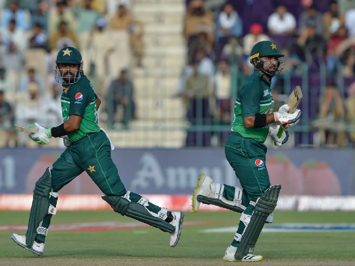 बाबर आजम और इफ्तिखार अहमद ने सिर्फ 131 गेंदों पर 214 रन की बड़ी पारी खेली।