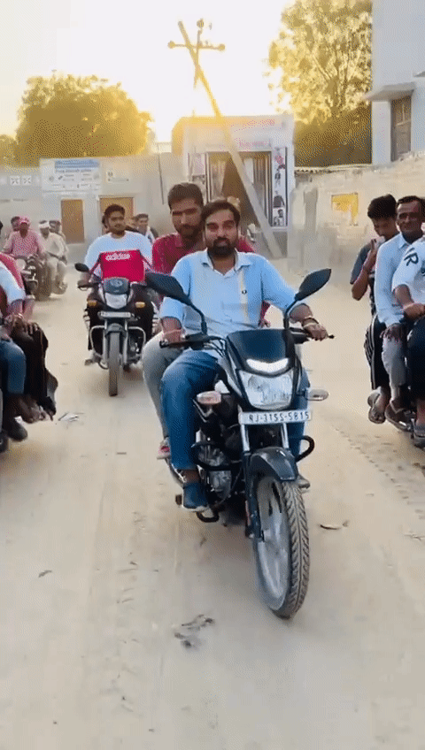 अभिमन्यु पूनिया संगरिया विधानसभा क्षेत्र के गांव-गांव जाकर अभी से प्रचार में जुट गए हैं।