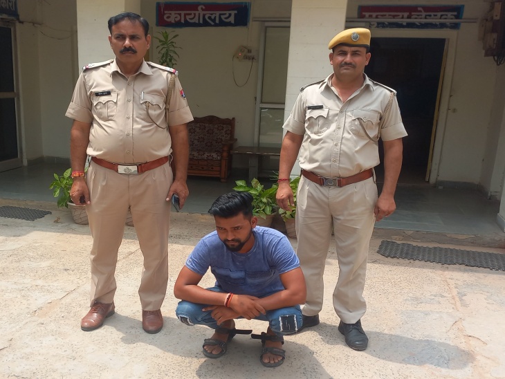 A young man arrested with illegal liquor Used to supply from Madhya ...