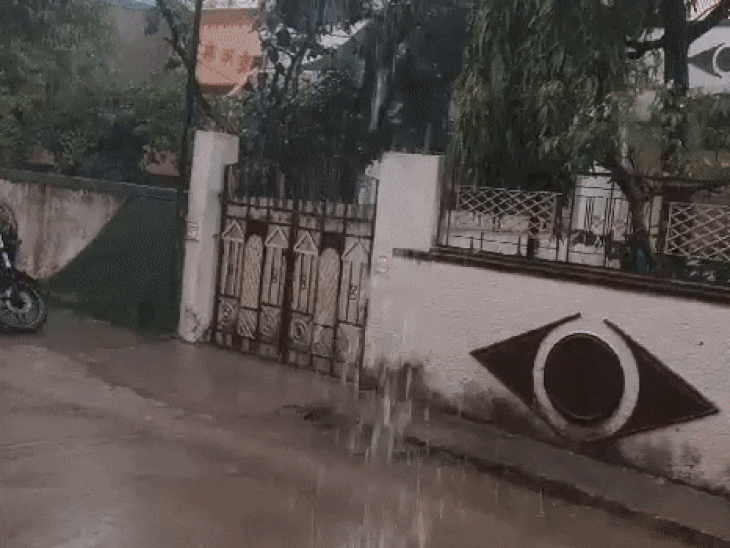 तस्वीरें इटारसी की हैं, जहां 3 सितंबर को तेज बारिश हुई थी।