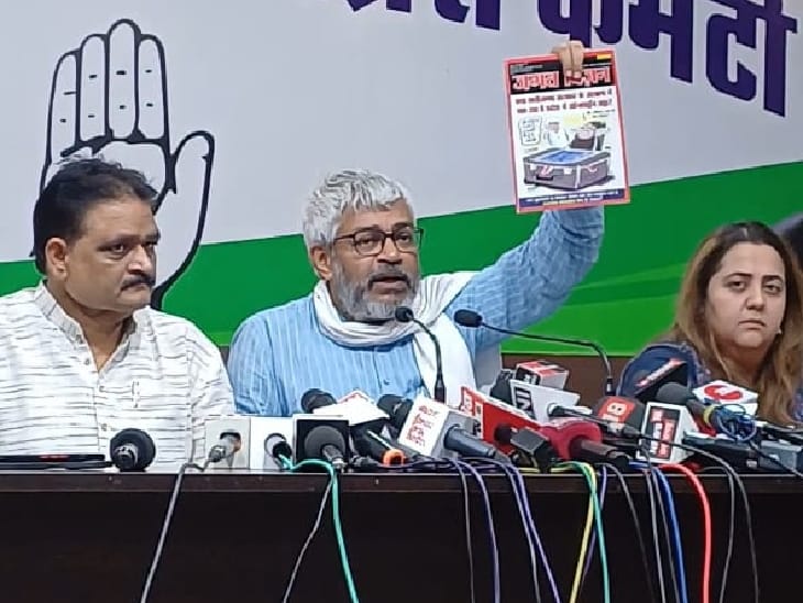 इससे पहले वर्मा ने प्रेस कॉन्फ्रेंस लेकर अपने उपर लगे सारे आरोपों को खारिज किया था।