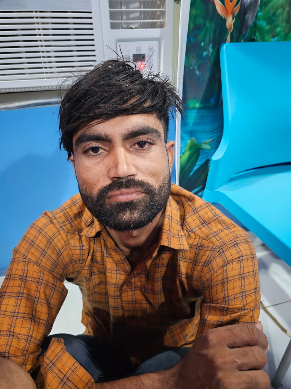 पकड़ा गया ट्रक चालक।