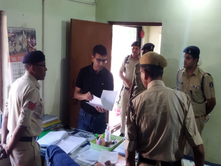 अपराधों पर नियंत्रण के लिए समय-समय पर थाना स्टाफ को निर्देश दिए जाते हैं।