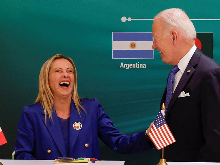 G20 बैठक के दौरान ऐसे पल भी देखने को मिले। अमेरिकी राष्ट्रपति जो बाइडेन के साथ ठहाके लगातीं इटली की प्रधानमंत्री जॉर्जिया मेलोनी।