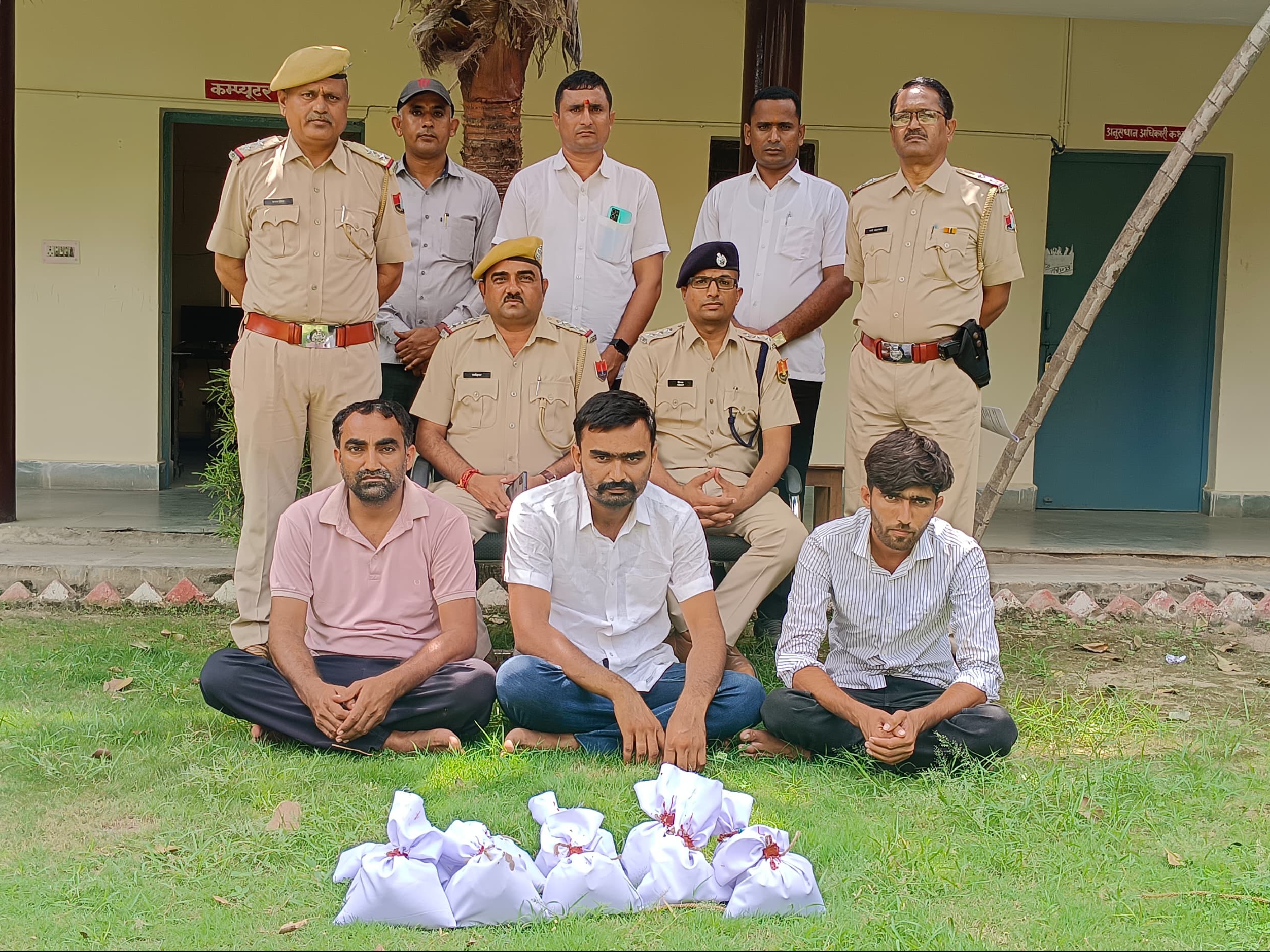 भीनमाल पुलिस की कार्रवाई: अवैध मादक पदार्थ के मामले में तीन आरोपियों को  किया गिरफ्तार, 9 किलो 400 ग्राम अफीम का दूध बरामद