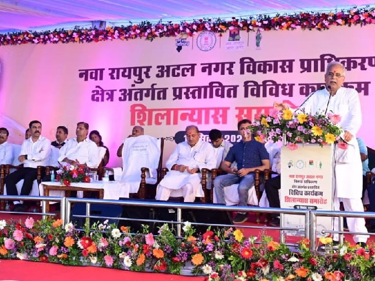 कार्यक्रम में मंत्री मो अकबर, विधायक धनेन्द्र साहू और चैंबर ऑफ कॉमर्स के अध्यक्ष अमर परवानी भी मौजूद रहे।