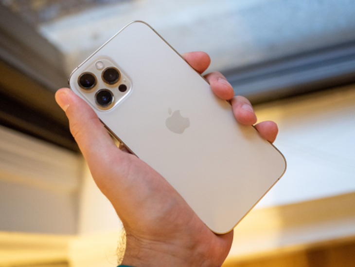 फ्रांस के बाद बेल्जियम, जर्मनी और नीदरलैंड ने भी आईफोन-12 से निकलने वाले रेडिएशन से जुड़े हेल्‍थ रिस्‍क पर चिंता जताई थी।