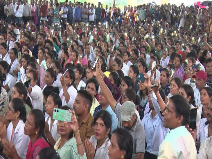 संविदाकर्मियों की आंदोलन करते फाइल फोटो