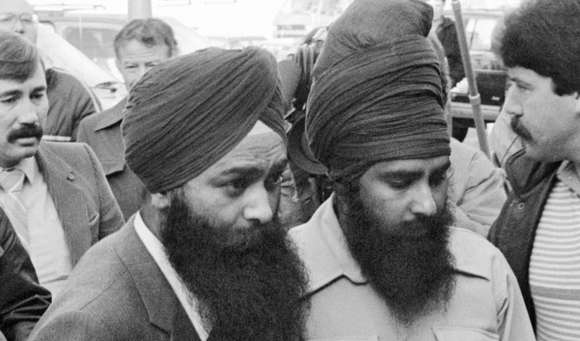 1985 में सुनवाई के दौरान डंकन कोर्ट के बाहर इंद्रजीत सिंह रेयात और तलविंदर सिंह परमार