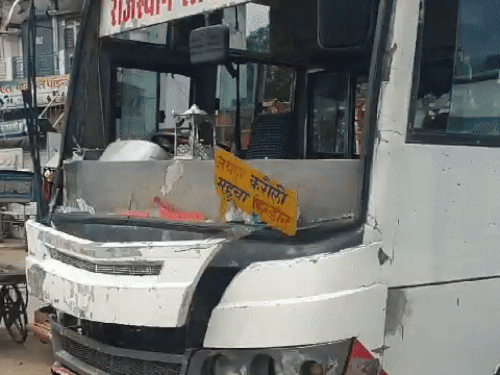 जयपुर से करौली, महवा और हिंडौन चलने वाली इसी लोक परिवहन बस की चपेट में आकर 5 लोगों की मौत हुई है।