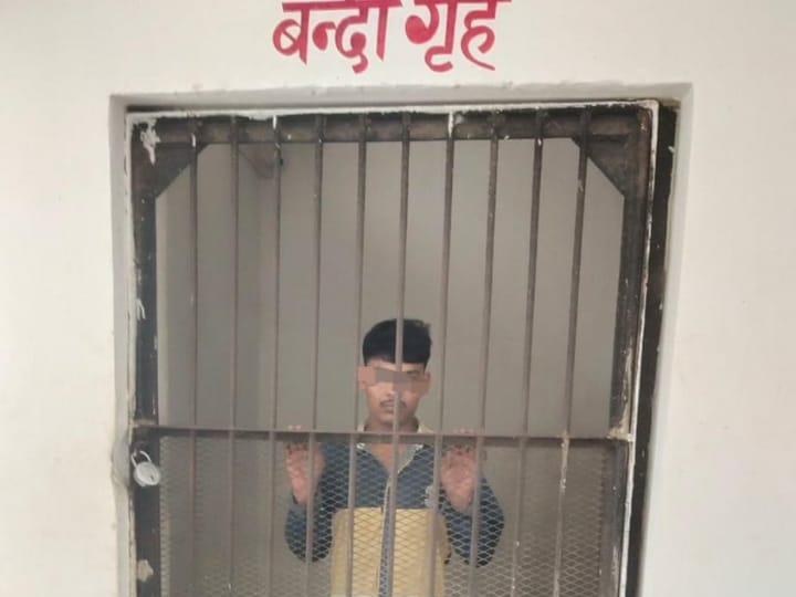 Accused who threatened Mau DM Arun Kumar arrested
