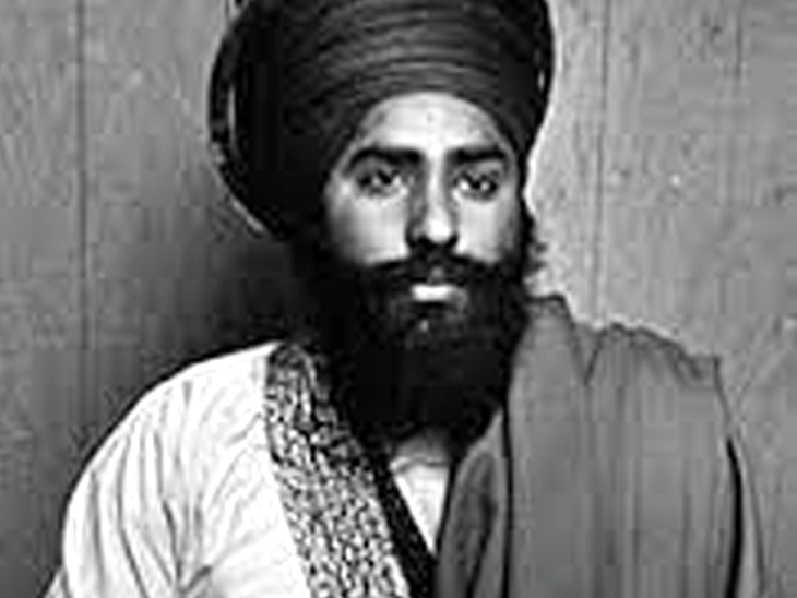 26 फरवरी 1944 को पंजाब में कपूरथला के पंचाट में तलविंदर सिंह परमार का जन्म हुआ था। 1970 के दशक में तलविंदर भारत से कनाडा पहुंचा और जल्द ही खालिस्तानी आंदोलन का प्रमुख चेहरा बन गया।