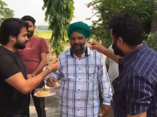 सरबजोत सिंह के घर जश्न का माहौल। - Dainik Bhaskar