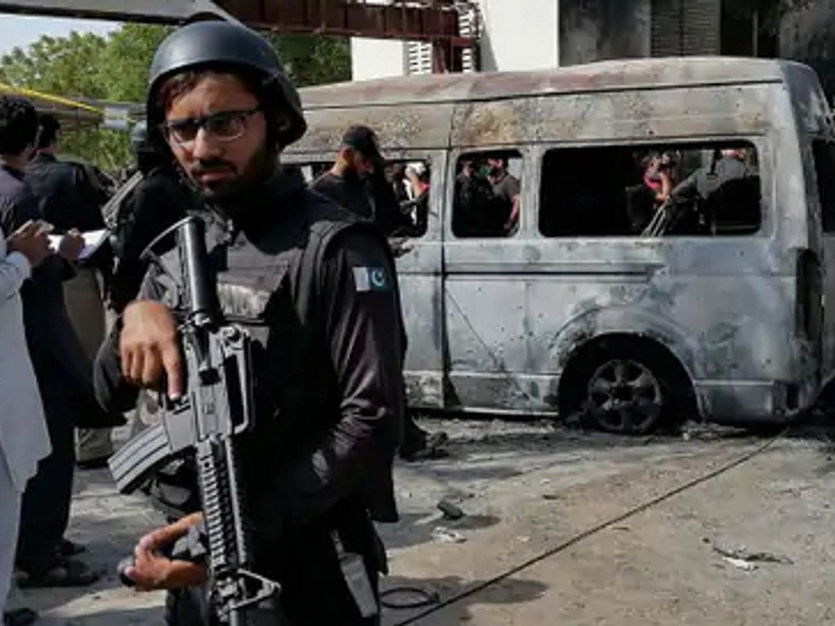 पिछले साल कराची में एक फिदायीन हमले में चार चीनी महिला प्रोफेसर मारी गई थीं। इस हमले की जिम्मेदारी BLA ने ली थी।