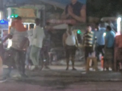 रायगढ़ में बदमाशों ने मारपीट कर युवक को चाकू मारा। - Dainik Bhaskar