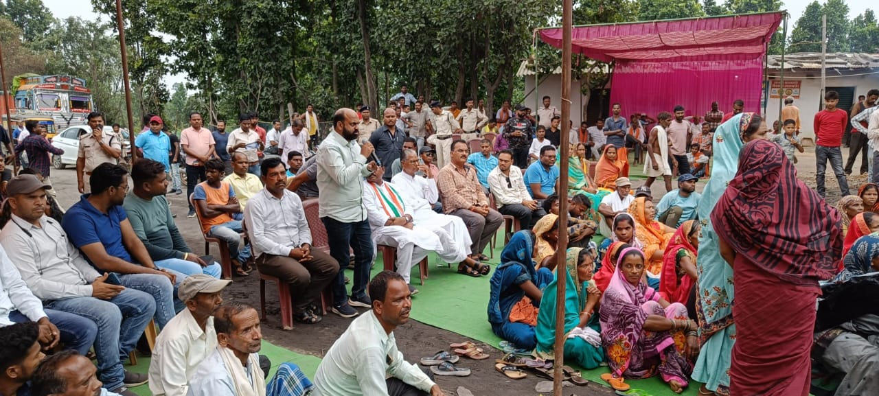 विधायक व कांग्रेस नेताओं ने आंदोलन का किया समर्थन 