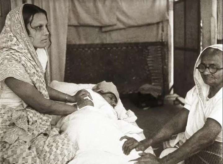 टेलीफोन से बात, आखिरी पलों में कस्तूरबा के साथ:कभी हंसते, कभी उदास; महात्मा गांधी की 21 देखी-अनदेखी तस्वीरें 3 घंटे पहले 19 gan 1696155537