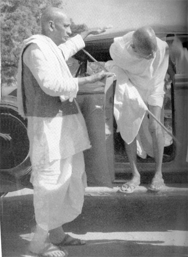 टेलीफोन से बात, आखिरी पलों में कस्तूरबा के साथ:कभी हंसते, कभी उदास; महात्मा गांधी की 21 देखी-अनदेखी तस्वीरें 3 घंटे पहले 14 gandhi 10 1696155098