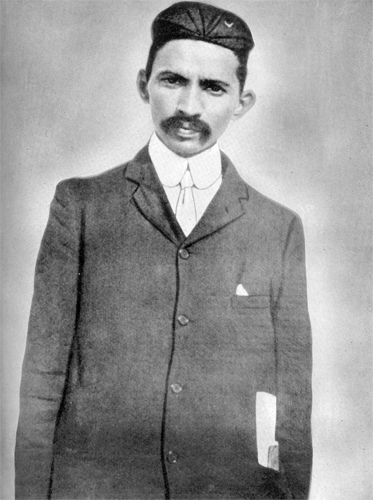 टेलीफोन से बात, आखिरी पलों में कस्तूरबा के साथ:कभी हंसते, कभी उदास; महात्मा गांधी की 21 देखी-अनदेखी तस्वीरें 3 घंटे पहले 4 gandhi1 1696154329