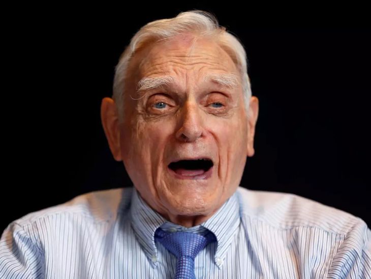 जॉन गुडएनफ की मृत्यु 25 जून 2023 को हुई। उनका जन्म 25 जुलाई 1922 को जर्मनी में हुआ था। 100 साल की उम्र में भी जॉन साइंस के क्षेत्र में सक्रिय थे।