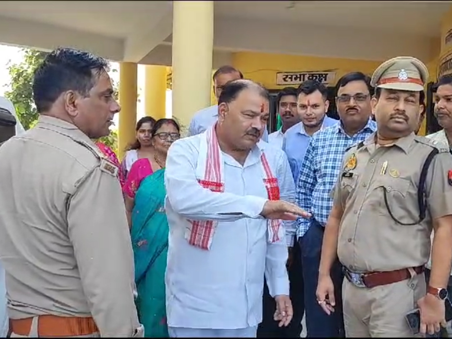 Chairman of State Child Rights Protection Commission visits Mahoba