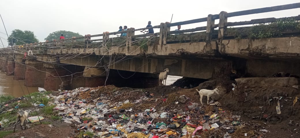 The condition of British era RCC bridge built on Punpun river is bad ...