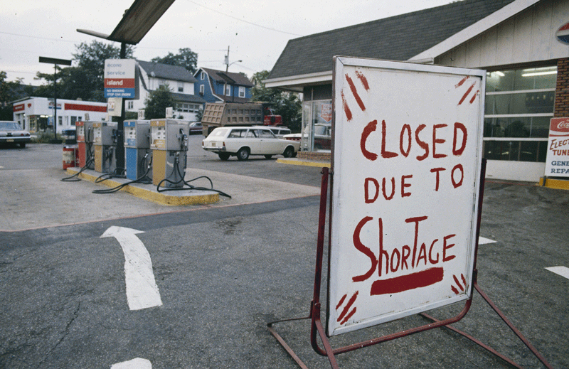 1973 में अरब-इजराइली जंग की वजह से यूरोप के कई पैट्रोल पंपों को तेल और गैस नहीं होने की वजह बंद करने पड़े थे।