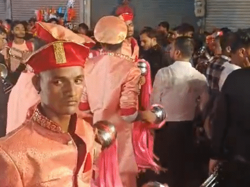 Raan Procession North India's famous Ram procession begins, after the worship of ...