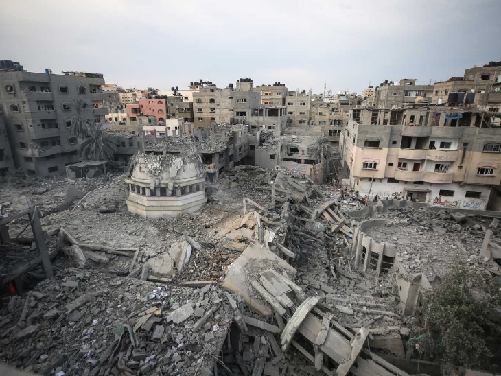 जंग के 5वें दिन गाजा पर इजराइल के हमले में अहमद यासीन मस्जिद तबाह हो गई।