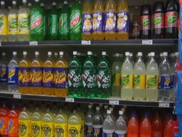 Oil snake found in cold drink bottle, consumer forum sent notice to