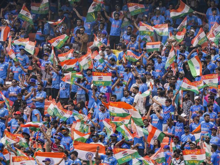 भारत-पाकिस्तान का मुकाबला शनिवार को अहमदाबाद के नरेंद्र मोदी स्टेडियम में खेला गया। इसे देखने के लिए स्टेडियम में करीब एक लाख दर्शक पहुंचे थे।